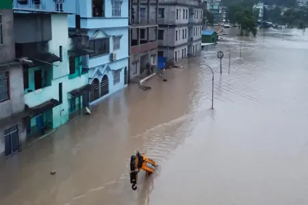 Hindistanda güclü yağışlar DAVAM EDİR - 35 NƏFƏR ÖLDÜ