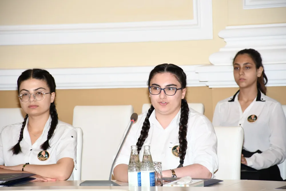 "Tiktok" ilə təlxəklik etməsinin səbəbi... - FOTO
