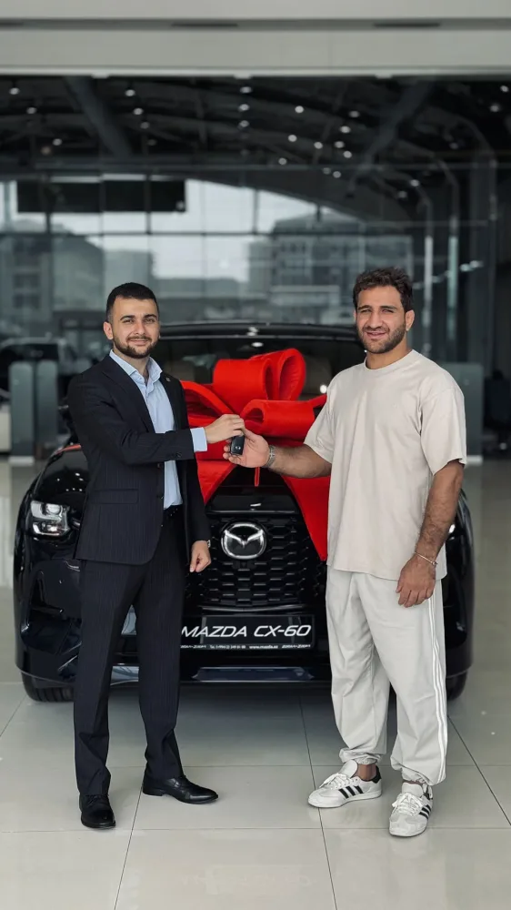 Hidayət Heydərova avtomobil hədiyyə edildi