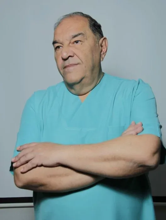 Azərbaycanın tanınmış uşaq cərrahı vəfat etdi - FOTO