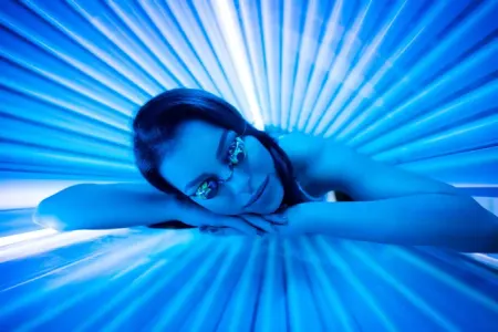 Solarium cihazlarının bilmədiyiniz - ZƏRƏRLƏRİ - Həkim AÇIQLADI