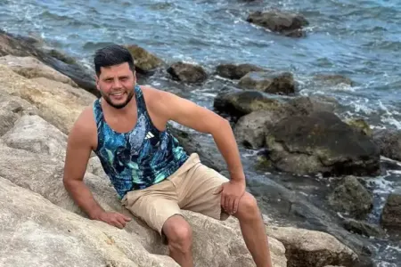 Dəniz qırağında Zaur…