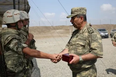 Generallar şərti sərhəddə: tapşırıqlar verildi