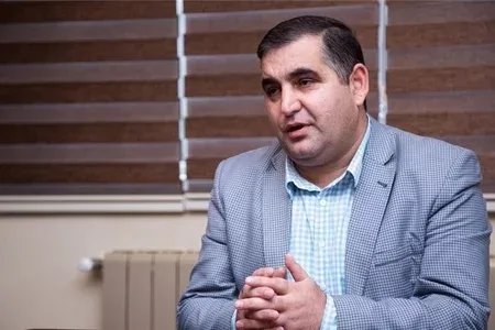 “Axmaqlar və səfehlər meydan sulayır” - Baş redaktor