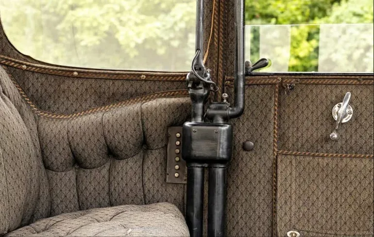 1916-cı ilin köhnə elektrik avtomobili hərraca çıxarılıb - FOTOLAR