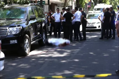 Ermənistanda polislər GÜLLƏLƏNDİ