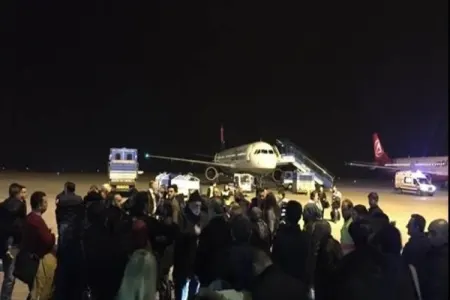 Məşhur müğənniyə hava limanıda hücum edildi - – İşə polis qarışdı