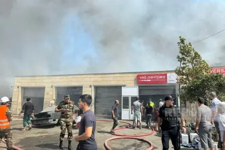 Sumqayıtda güclü yanğın başladı - FOTO
