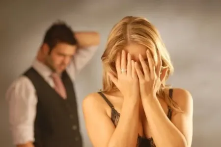 Bu 3 əlamət varsa, əriniz sizi sevmir