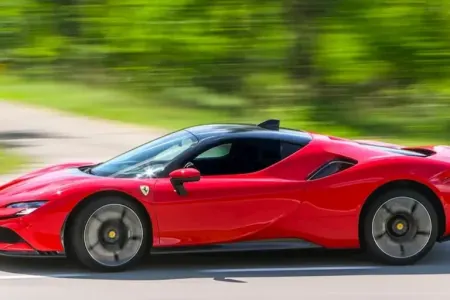 Ferrari-nin ilk elektrik avtomobili - yollarda - FOTO