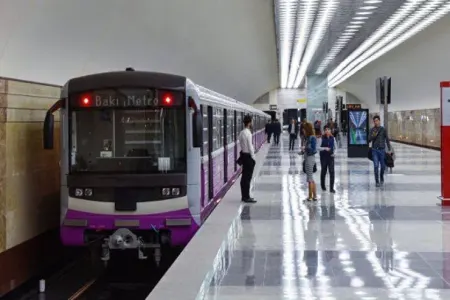 Bakı metrosunda HADİSƏ
