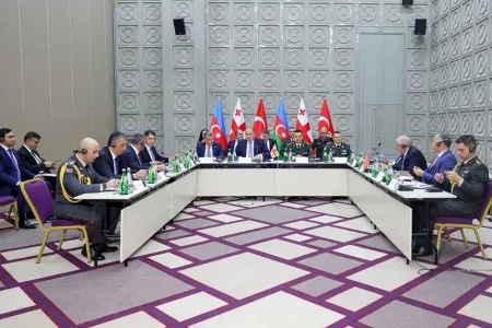 Batumidə müdafiə nazirlərin 11-ci üçtərəfli görüşü keçirilib - FOTO