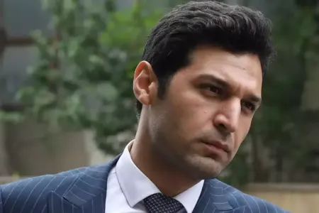 “Məni yalaq aktyorlarla səhv salmayın”