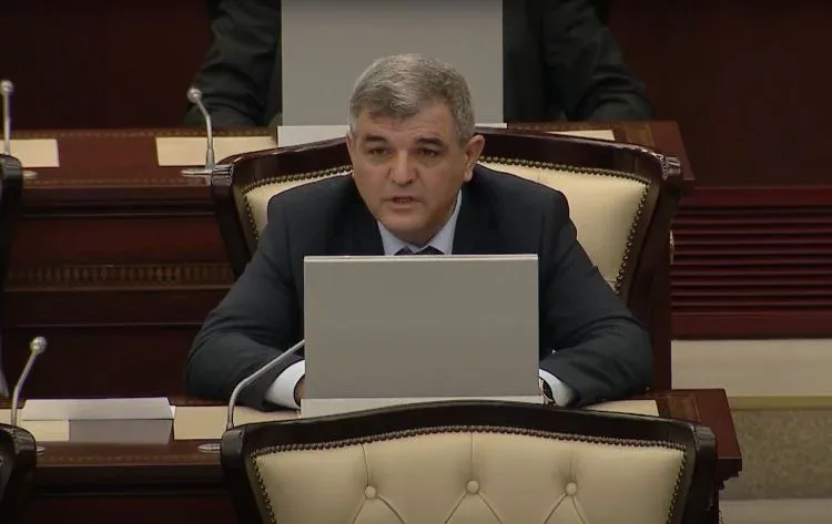 "Qondarma seksoloqlar gənclərə "tövsiyə" verir..." - Deputat