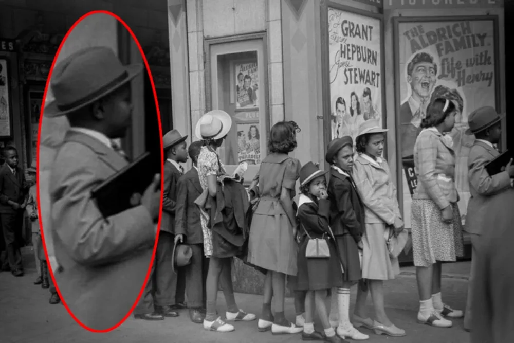 1941-ci ildə çəkilən fotoda əlində "iPad" tutan oğlanı görənlər gözlərinə inanmadı