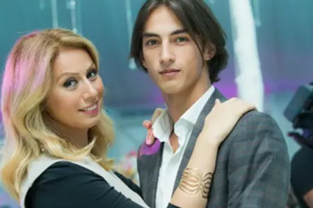 Roza Zərgərlinin oğlunun sevgilisi ilə görüntüsü yayıldı - – FOTO