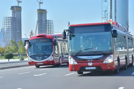 Bakıda avtobusda hadisə:Kişi GÖRÜN NƏ ETDİ - VİDEO