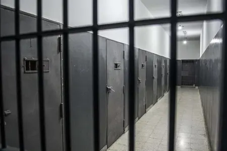 Qonşusuna "Covid" yoluxduran qadına - HƏBS CƏZASI