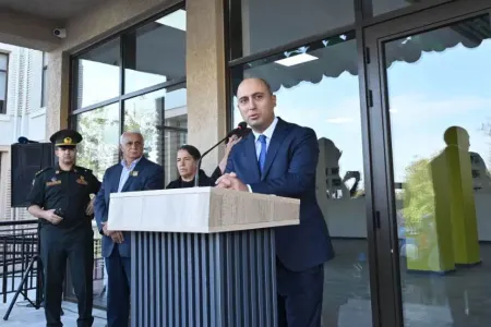 Nazir məktəbdən paylaşım etdi - FOTOLAR