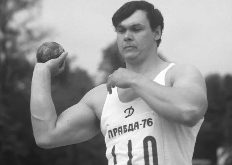 Olimpiya mükafatçısı öldü - Foto