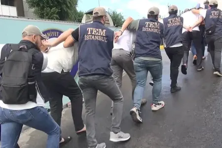 Türkiyədə casus əməliyyatı: - Yaşayış binasında silahlar..
