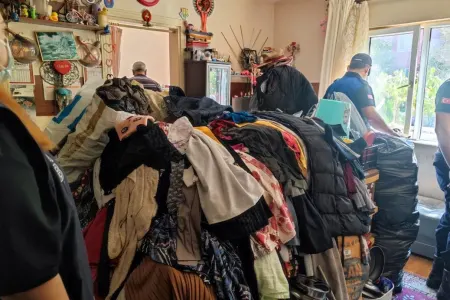 Pis qoxuların gəldiyi evdən 3 maşın zibil çıxdı