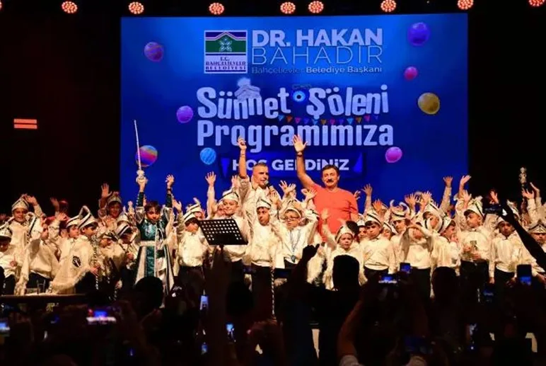 Müğənnidən maraqlı istək - sünnət dərisi...