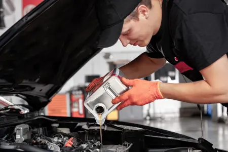 Mühərrik yağına qənaət: - Ekspert sintetikdən minerala keçid barədə tövsiyələrini verdi