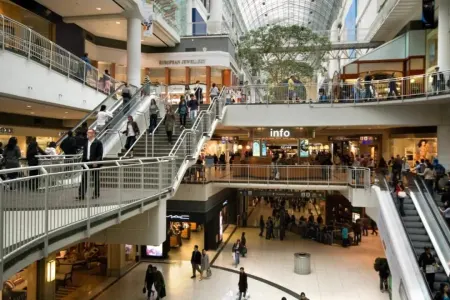 Bakıda məşhur ticarət mərkəzi satılır - 13 milyona