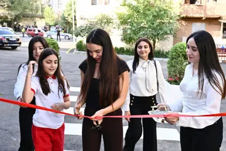 Leyla Əliyeva növbəti abad həyətin açılışında - FOTO