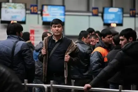 Miqrantlar kütləvi şəkildə Rusiyanı tərk edirlər