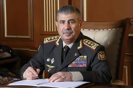 Zakir Həsənov Dövlət Suverenliyi Günü münasibətilə Azərbaycan Ordusunun şəxsi heyətini təbrik edib