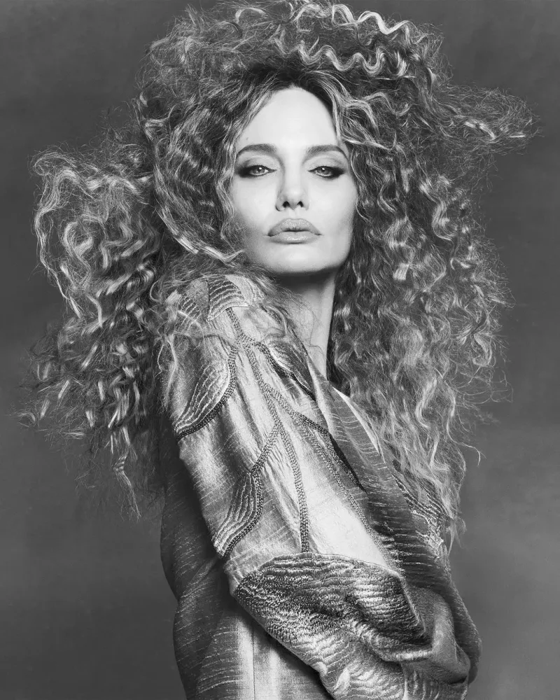 Ancelina Coli uzun illərdən sonra dəyişdi