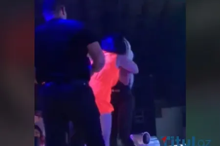 Bakıda alt paltarında səhnəyə çıxan qız Səidə Sultanı YIXDI: Yenə əl çəkmədi... + VİDEO