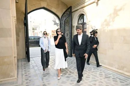 Mehriban Əliyeva qızı və gəlini ilə məsciddə - Fotolar