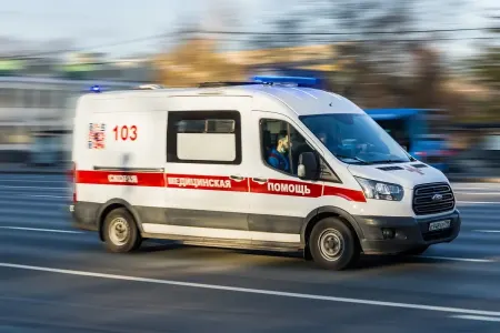 Azyaşlının əli ətçəkən maşında qaldı