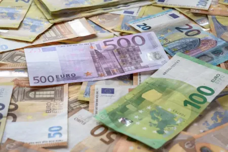 Məşhur aktyorun adından 325 minlik fırıldaq - FOTO