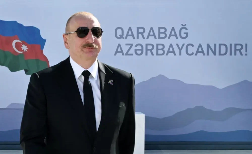 Prezident İlham Əliyev Zəfər parkında - Fotolar