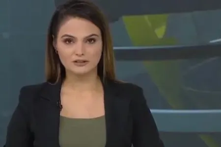 "Gəldi, amma dostlarının çiynində"