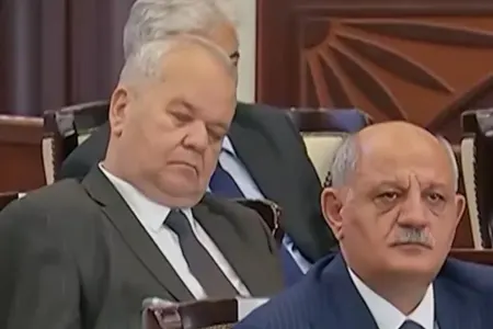 Deputatlar mürgülədi, ara qarışdı: - Həlli yolu isə budur…