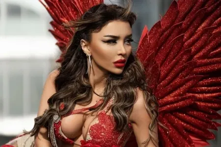 Renkanın tədbirdə paltarı YANDI - FOTO