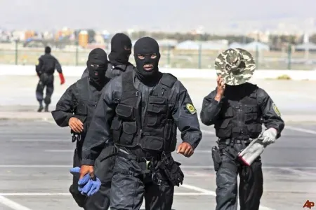 Polis əməkdaşını öldürən iki quldur edam edildi