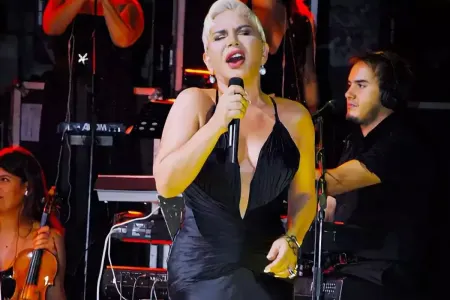 Sezen Aksu səhnəyə geri dönür?