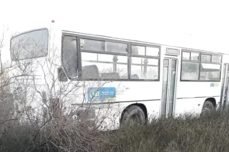 Bakıda sərnişin avtobusu qəza törətdi: xəsarət alan var
