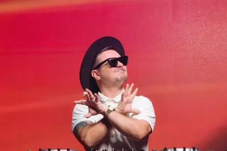 Toyda Dj-dən gözlənilməz bir hərəkət