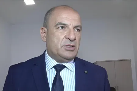 Pasiyenti döyən xəstəxana direktoruna cinayət işi açıldı - Həbs olunur