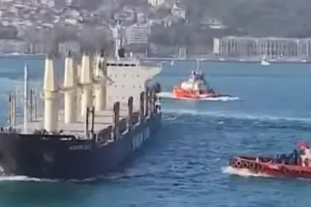 Türkiyədə iki yük gəmisi toqquşdu