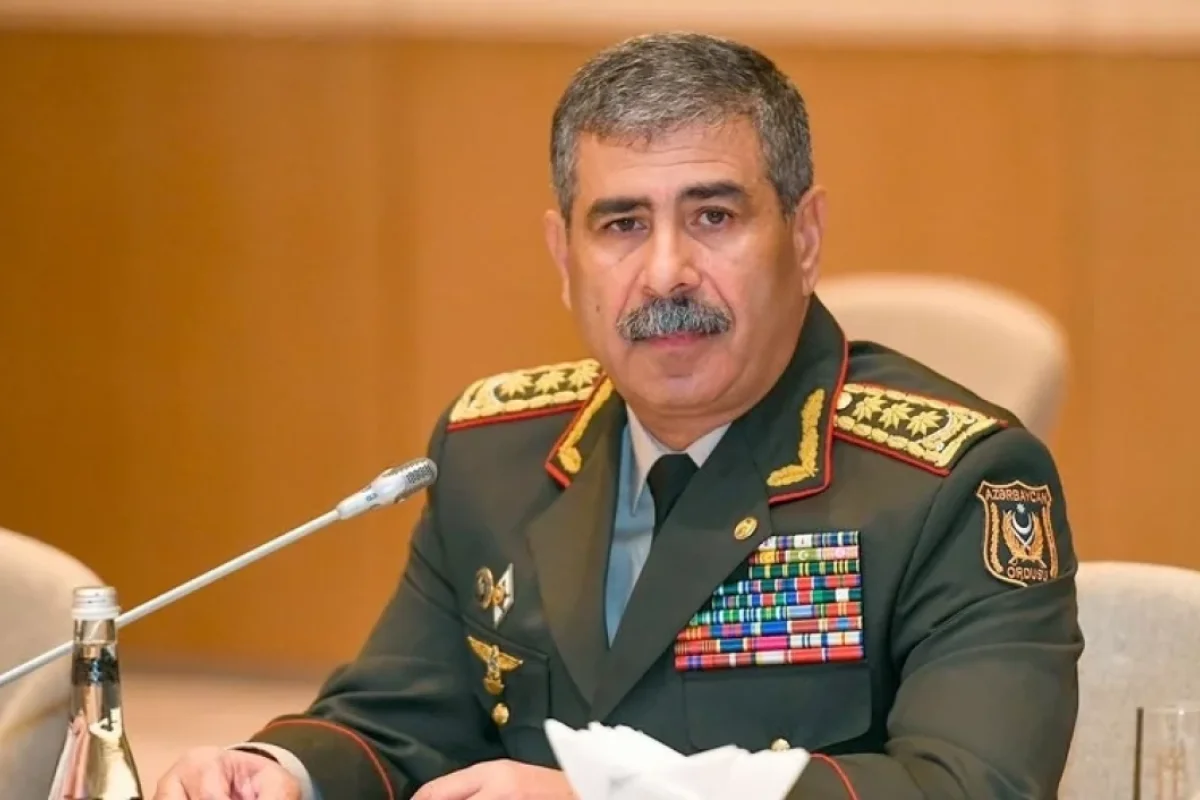 Azərbaycanın müdafiə naziri Türkiyəyə getdi