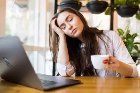 26 yaşında çox işləməkdən dünyasını dəyişdi