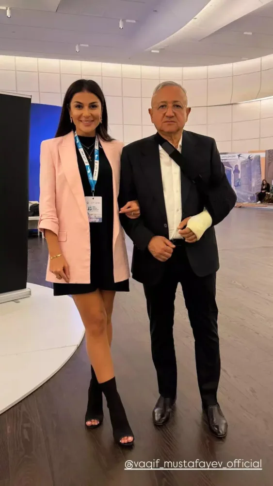 Xalq artisti qolunu sındırdı - FOTO